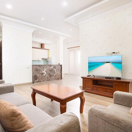 Central Yerevan 3 Bedrooms Exclusive Penthouse Apartment,Small Center מראה חיצוני תמונה