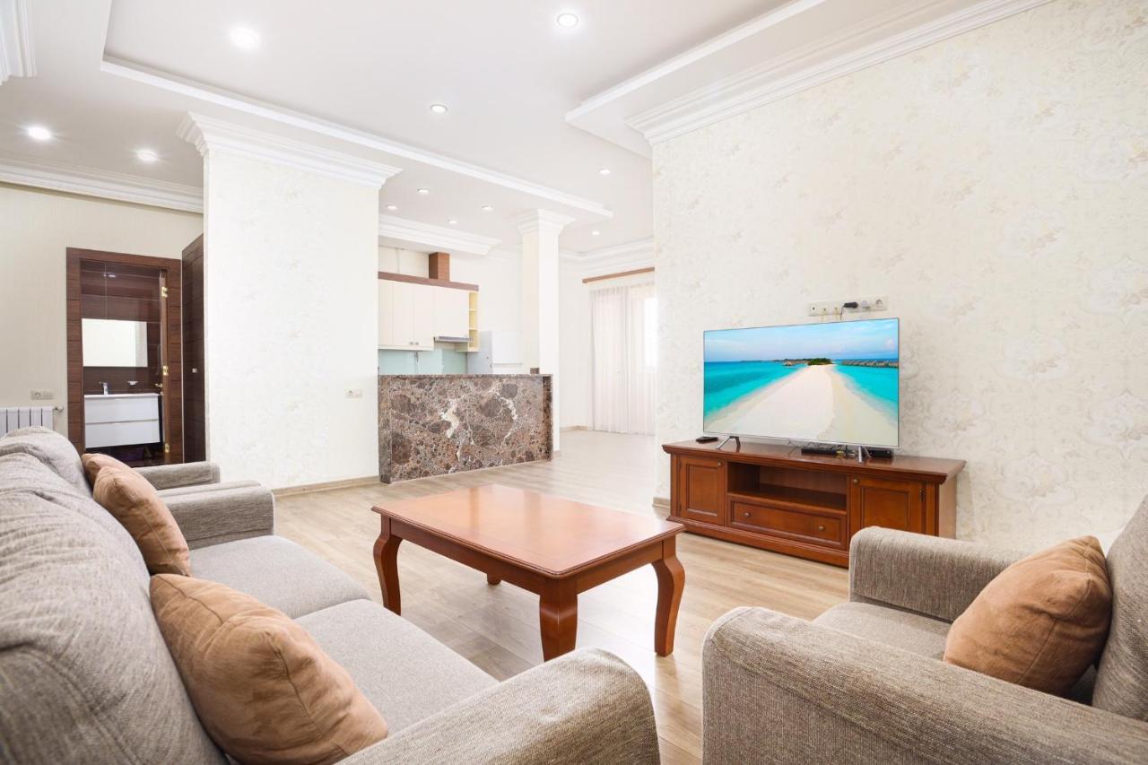 Central Yerevan 3 Bedrooms Exclusive Penthouse Apartment,Small Center מראה חיצוני תמונה